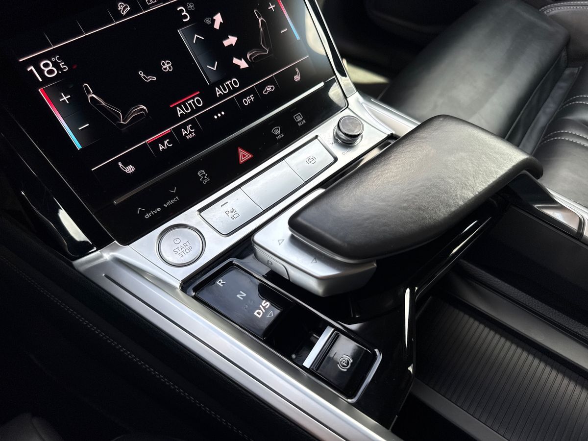 Billede af Audi E-tron 55 S Line Prestige Quattro 408HK 5d Aut.