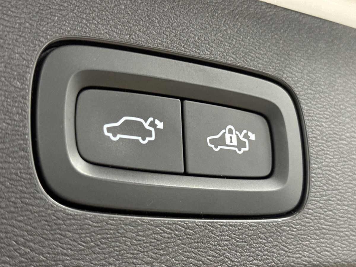 Billede af Volvo V60 2,0 T6 Recharge  Plugin-hybrid R-design 340HK Stc 8g Aut.