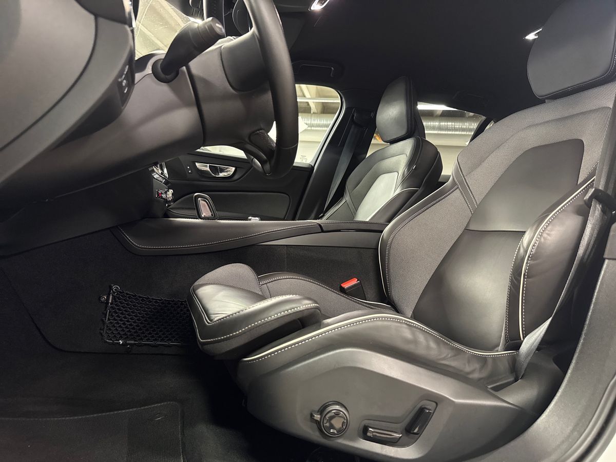 Billede af Volvo V60 2,0 T6 Recharge  Plugin-hybrid R-design 340HK Stc 8g Aut.