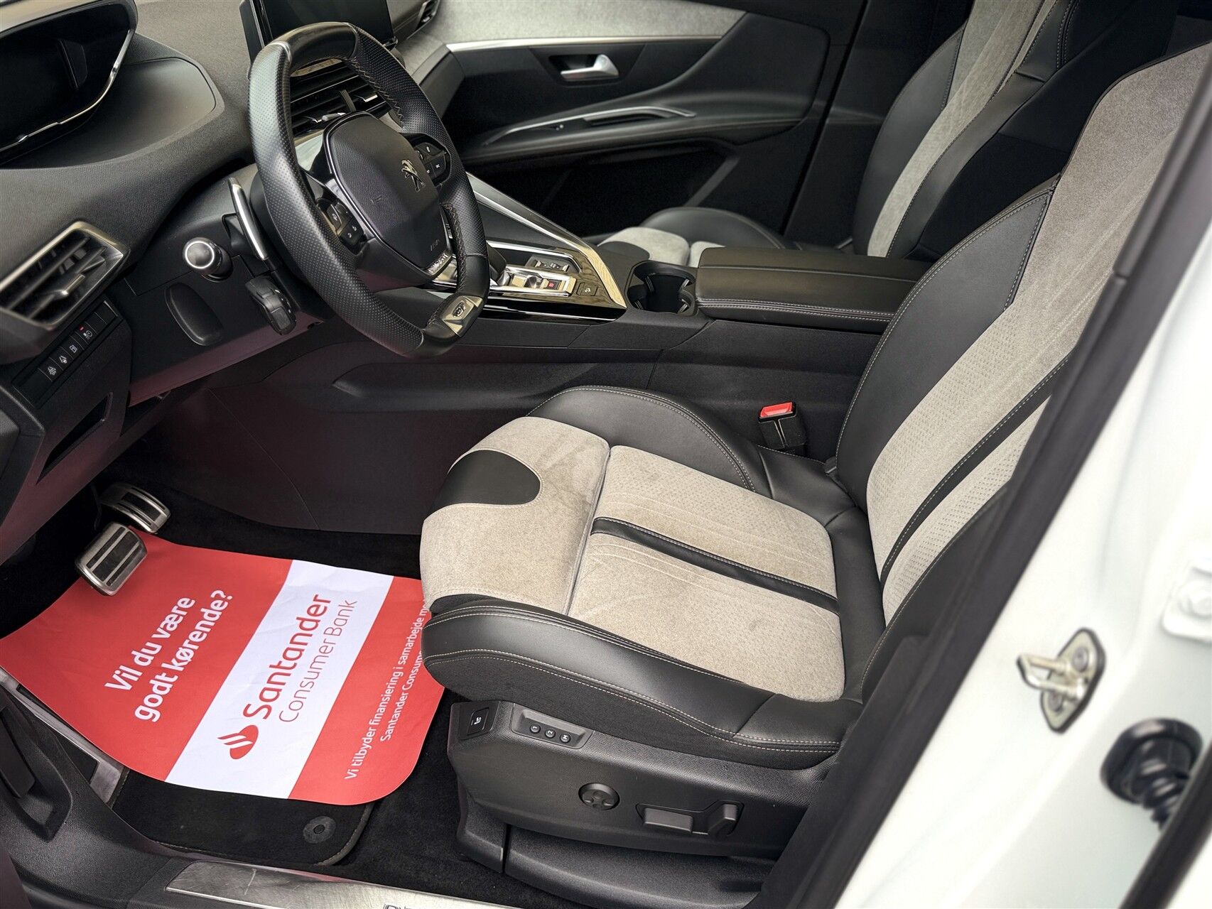 Billede af Peugeot 3008 1,6 PureTech  Plugin-hybrid GT Pack AWD EAT8 300HK 5d 8g Aut.