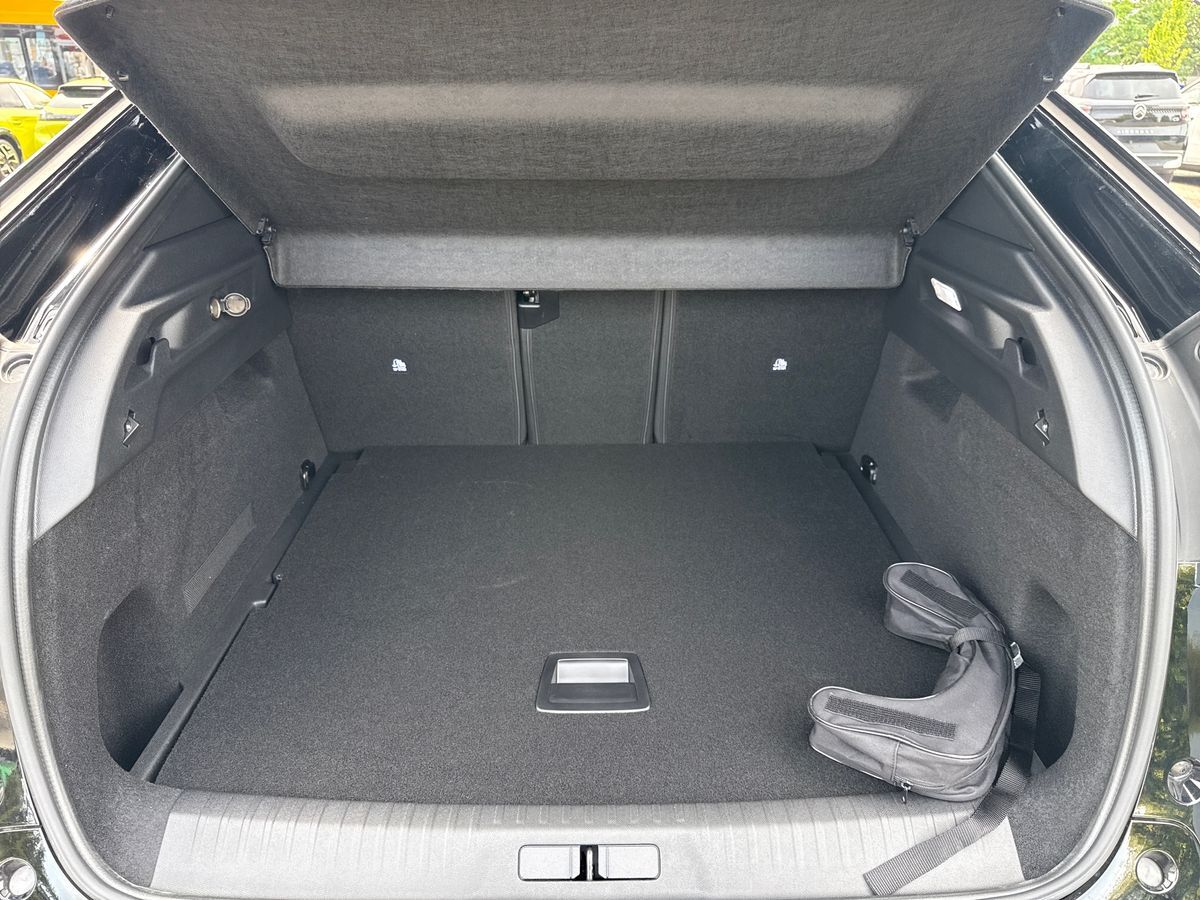 Billede af Peugeot e-3008 EL GT Pack 210HK 5d Aut.