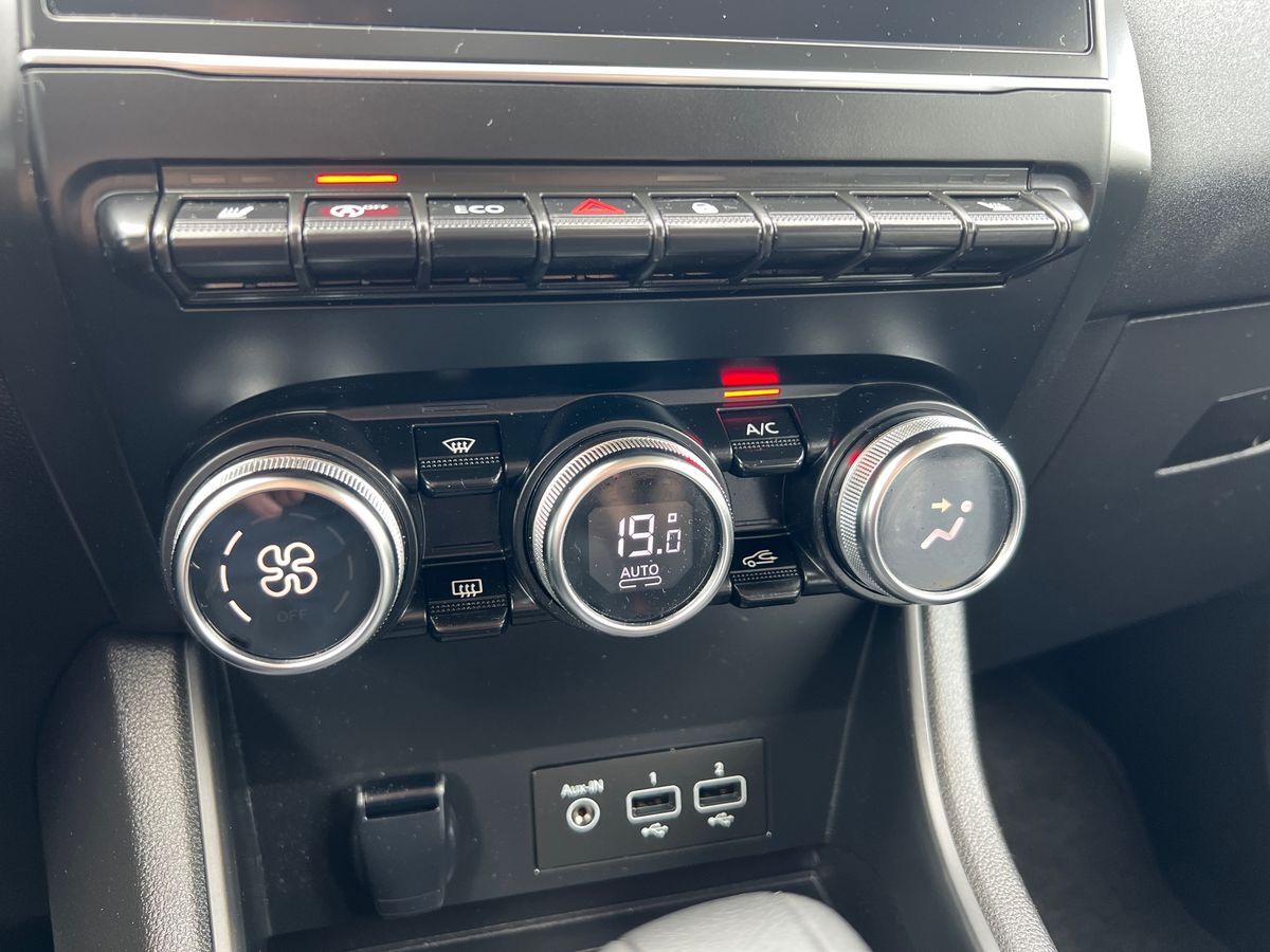 Billede af Renault Captur 1,3 TCE  Mild hybrid Zen EDC 140HK 5d 7g Aut.