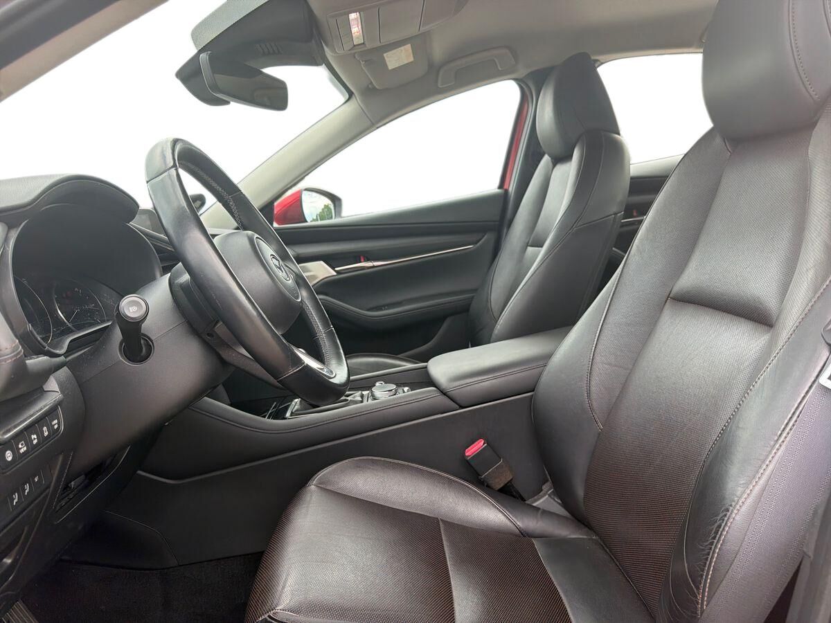Billede af Mazda 3 2,0 Skyactiv-G  Mild hybrid Cosmo 122HK 6g Aut.