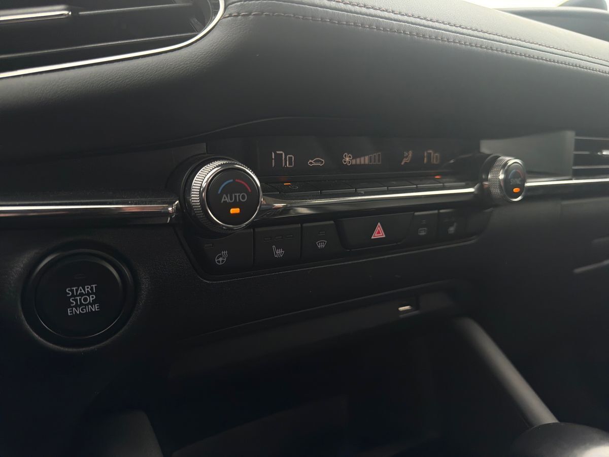 Billede af Mazda 3 2,0 Skyactiv-G  Mild hybrid Cosmo 122HK 6g Aut.