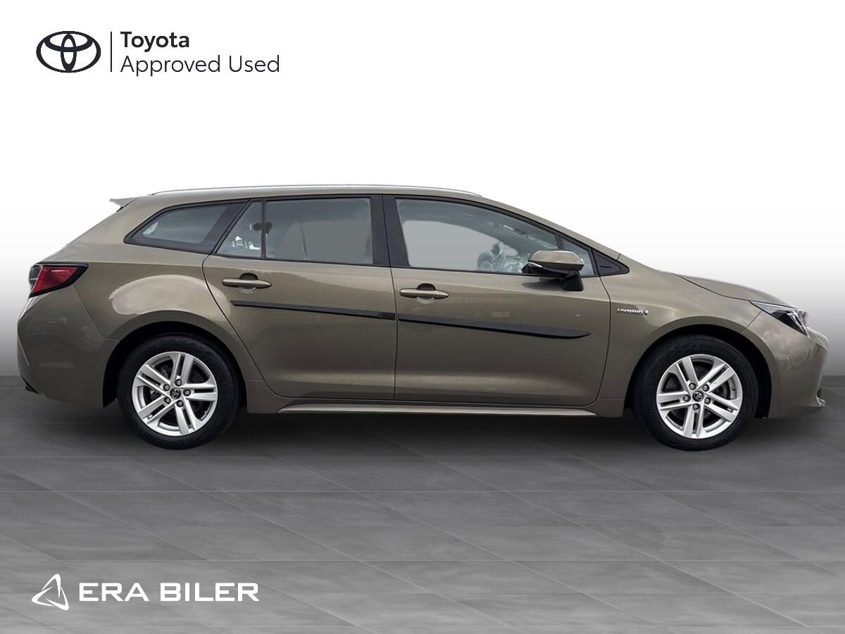 Billede af Toyota Corolla Touring Sports 2,0 Hybrid H3 Smart E-CVT 180HK Stc 6g Aut.