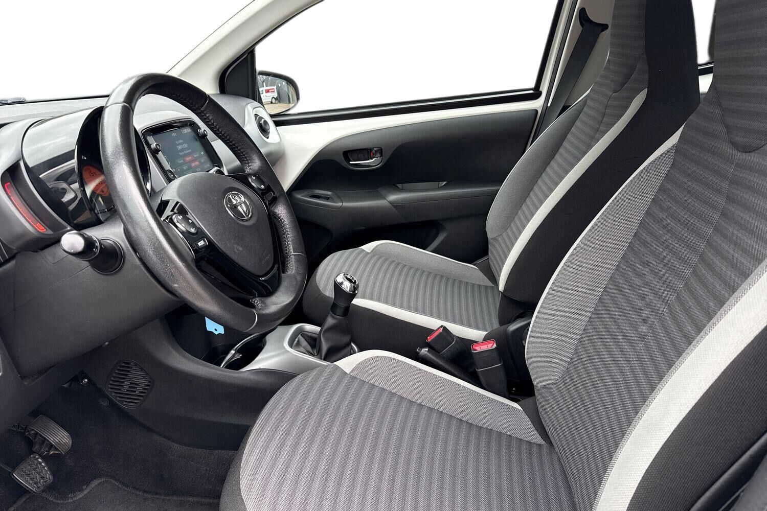Billede af Toyota Aygo 1,0 VVT-I X-plore DAB+ 72HK 5d