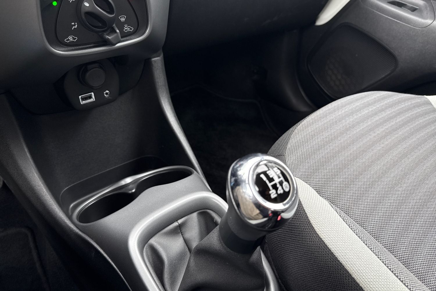 Billede af Toyota Aygo 1,0 VVT-I X-plore DAB+ 72HK 5d