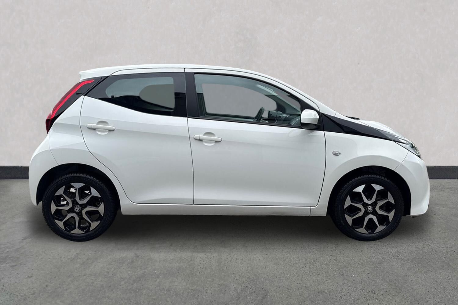 Billede af Toyota Aygo 1,0 VVT-I X-plore DAB+ 72HK 5d
