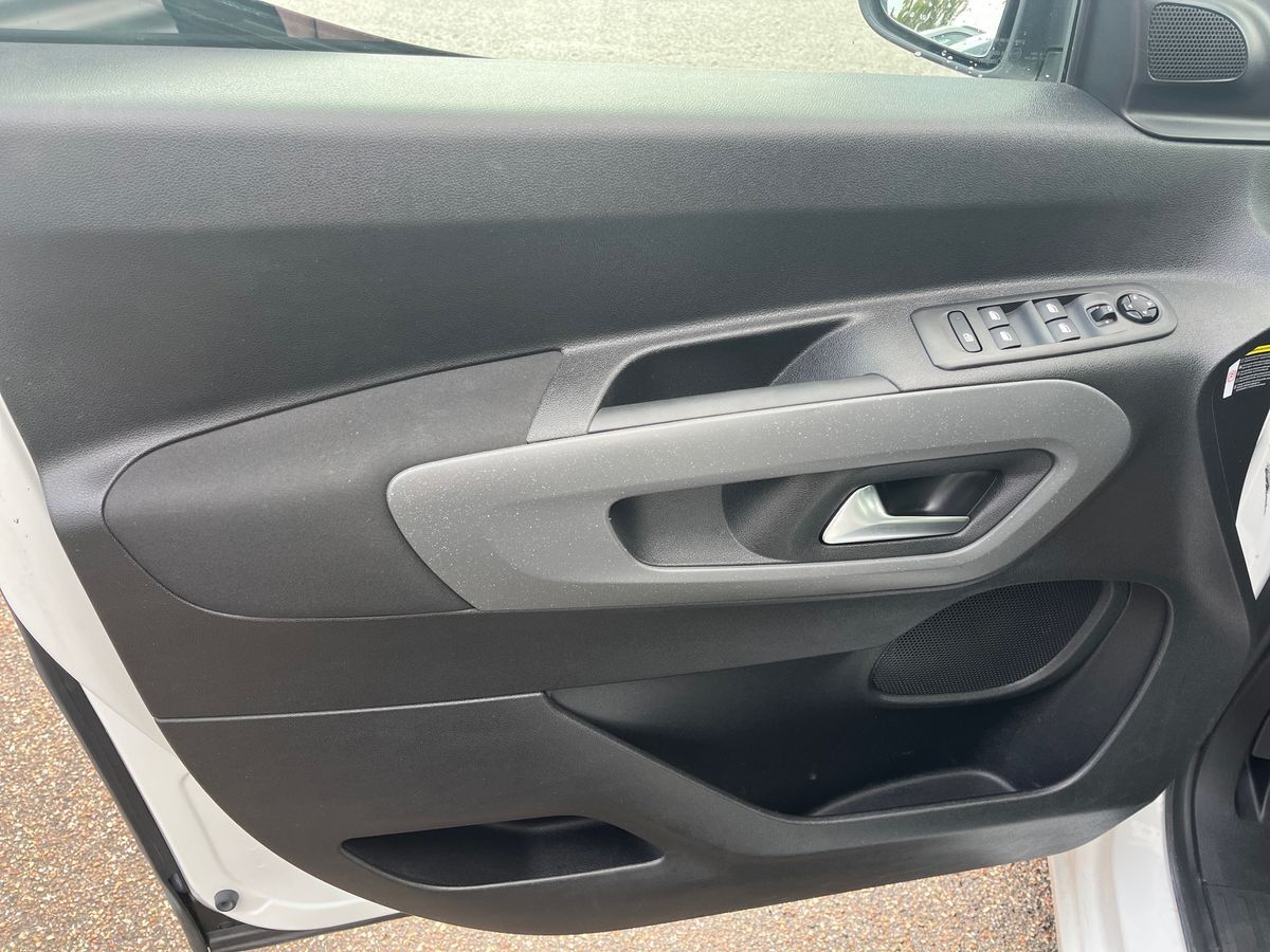 Billede af Citroën Berlingo 1,5 Blue HDi Feel EAT8 start/stop 130HK 8g Aut.