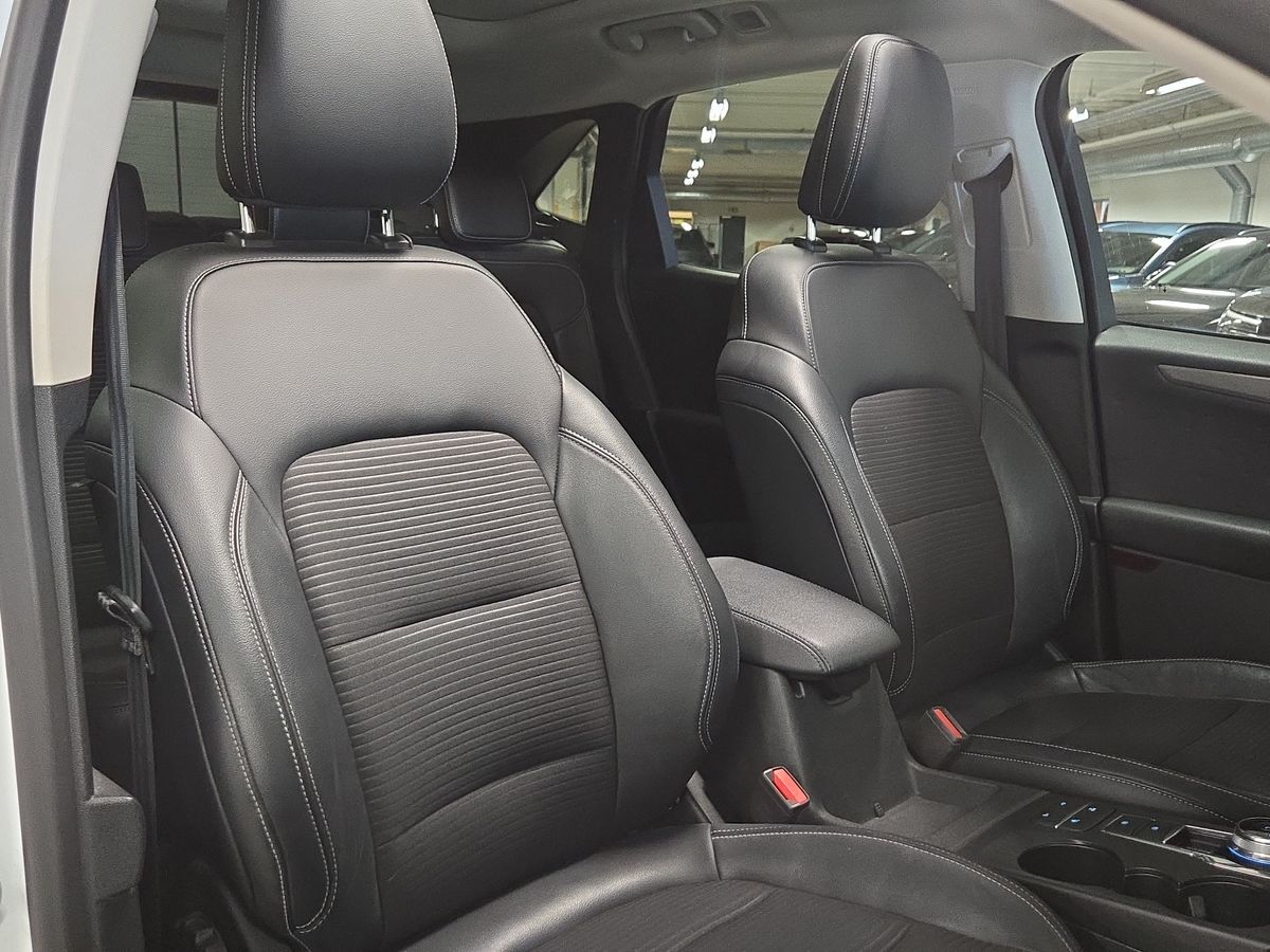 Billede af Ford Kuga 2,5 Plugin-hybrid Titanium X CVT 225HK 5d Trinl. Gear