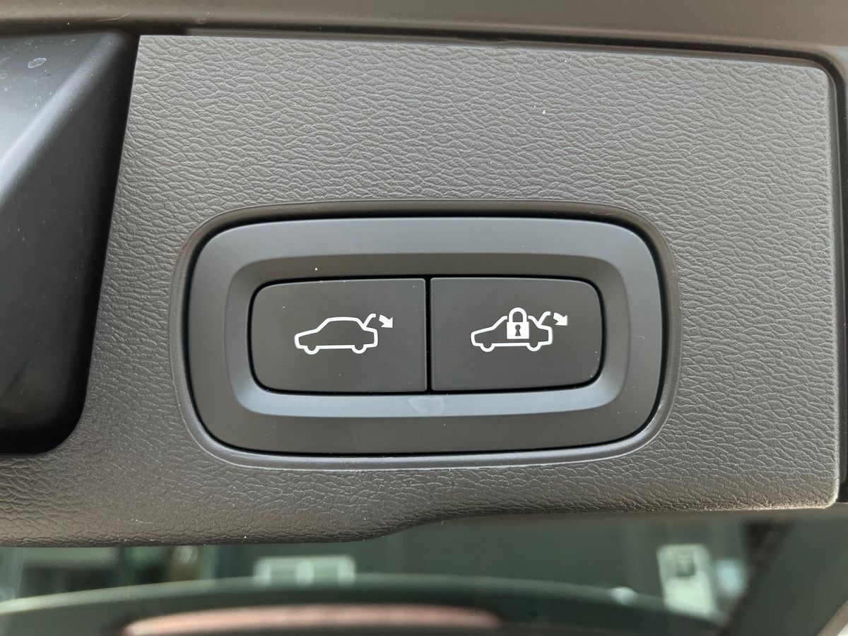 Billede af Volvo XC60 2,0 T6 Recharge  Plugin-hybrid Inscription AWD 350HK 5d 8g Aut.