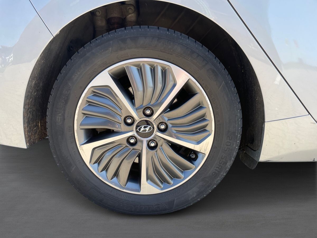 Billede af Hyundai Ioniq 1,6 GDI  Plugin-hybrid Premium plug-in 141HK 5d 6g Aut.