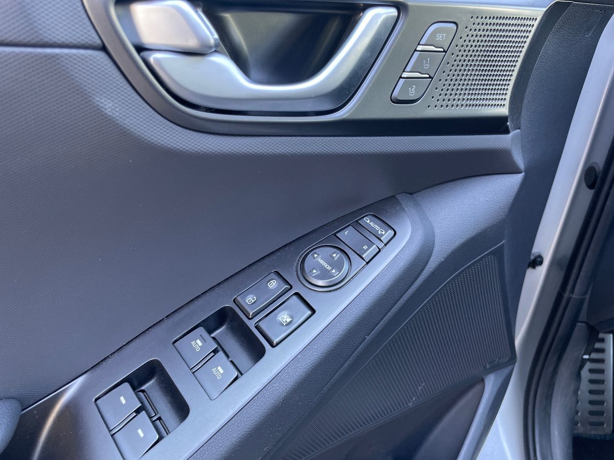 Billede af Hyundai Ioniq 1,6 GDI  Plugin-hybrid Premium plug-in 141HK 5d 6g Aut.