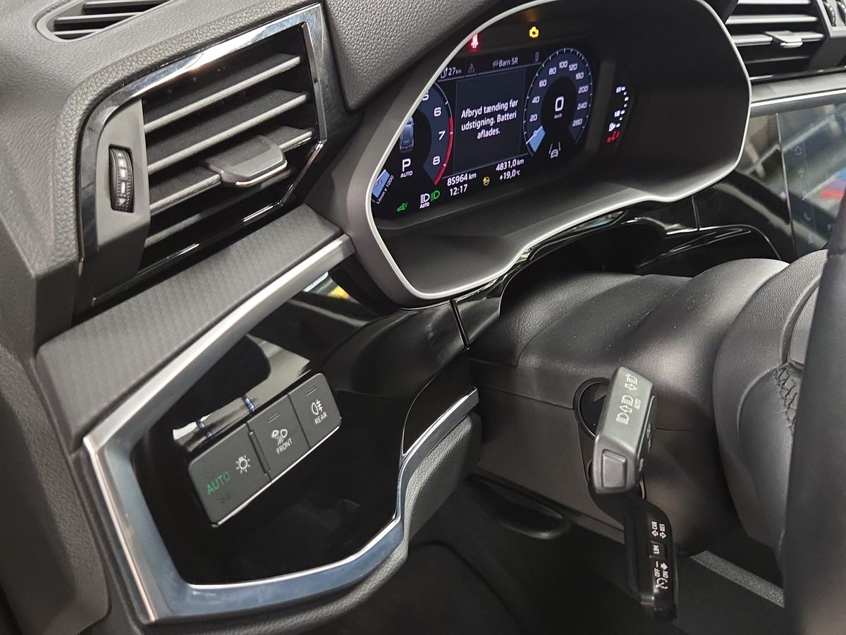 Billede af Audi Q3 1,4 45 TFSI e  Plugin-hybrid Attitude Plus S Tronic 245HK 5d 6g Aut.