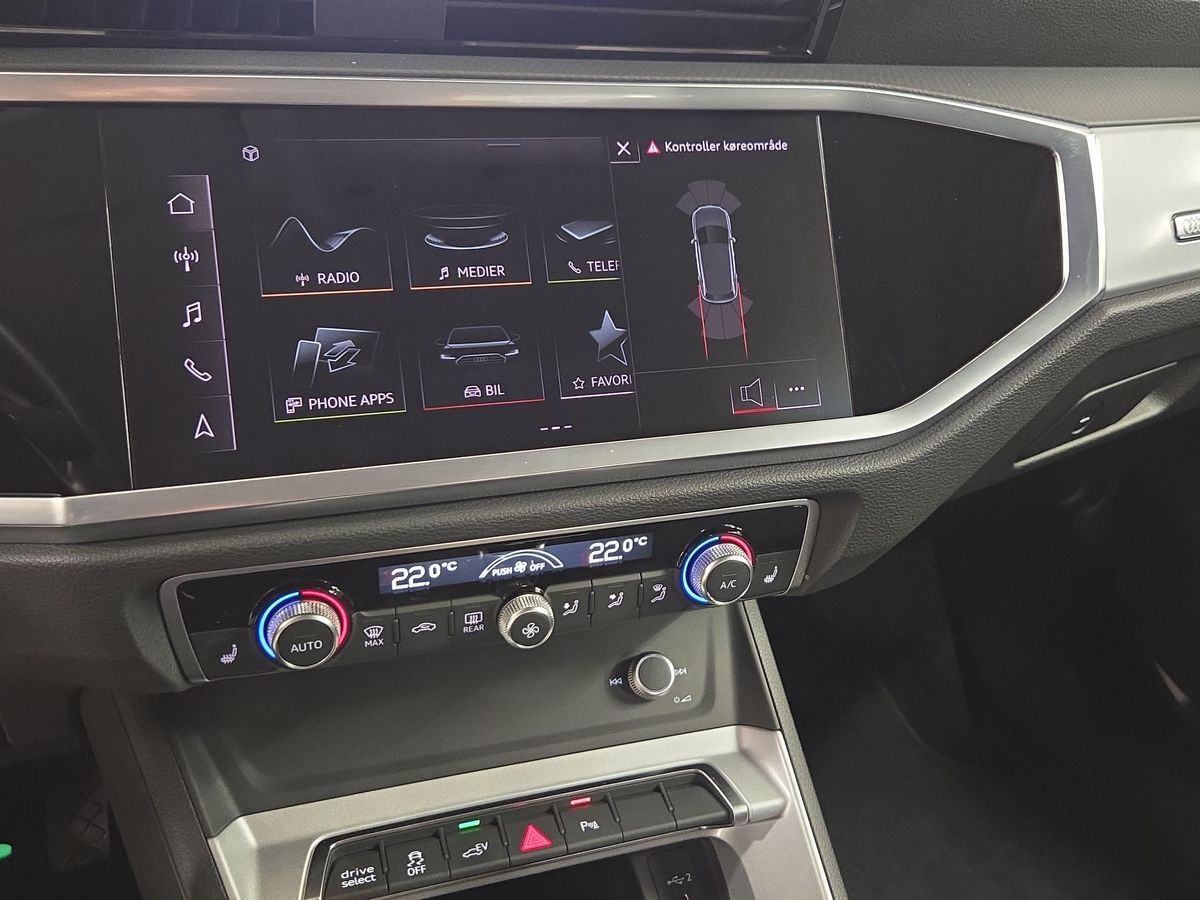 Billede af Audi Q3 1,4 45 TFSI e  Plugin-hybrid Attitude Plus S Tronic 245HK 5d 6g Aut.