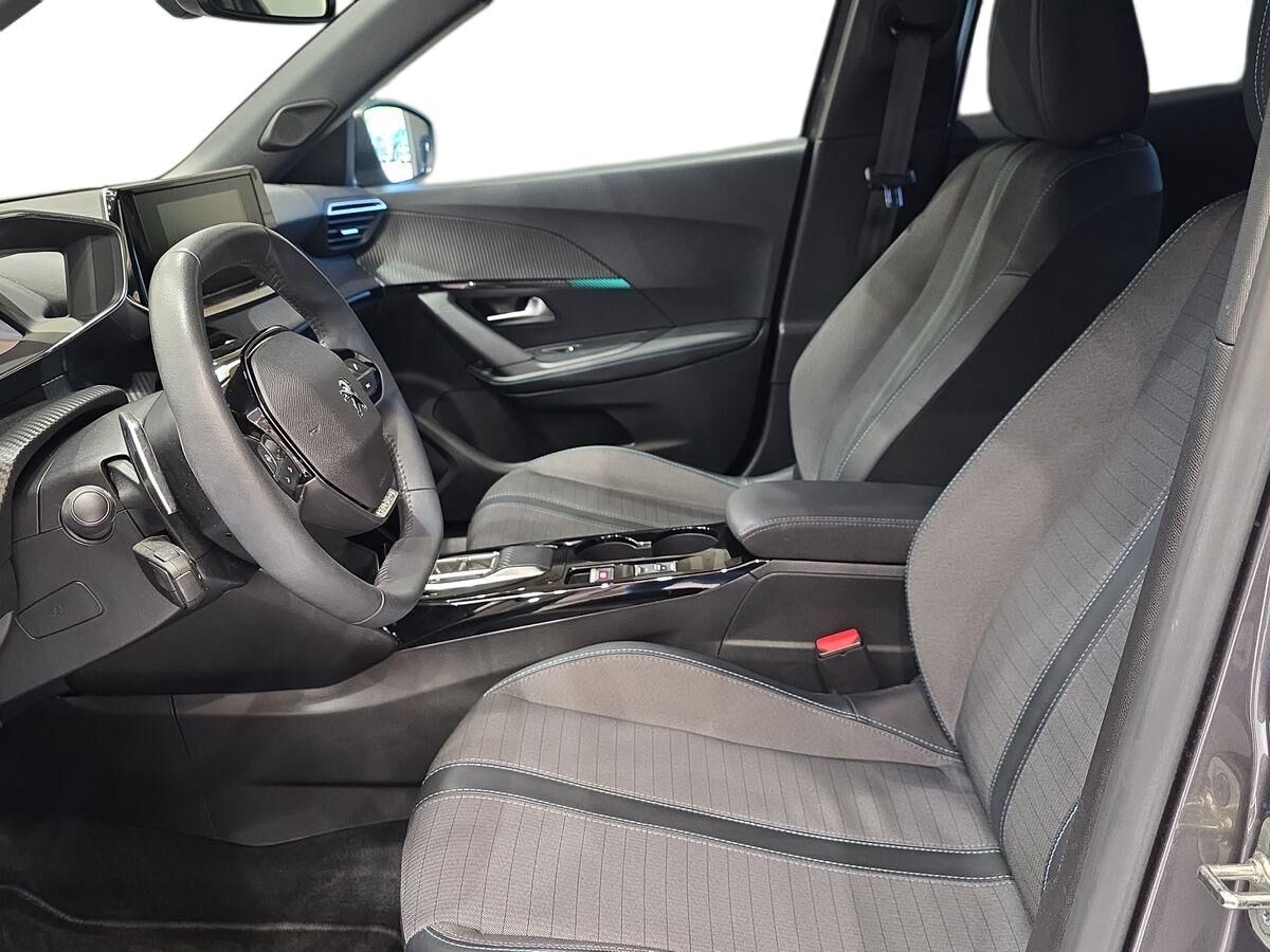 Billede af Peugeot 2008 1,2 PureTech Vision Sport EAT8 130HK 5d 8g Aut.