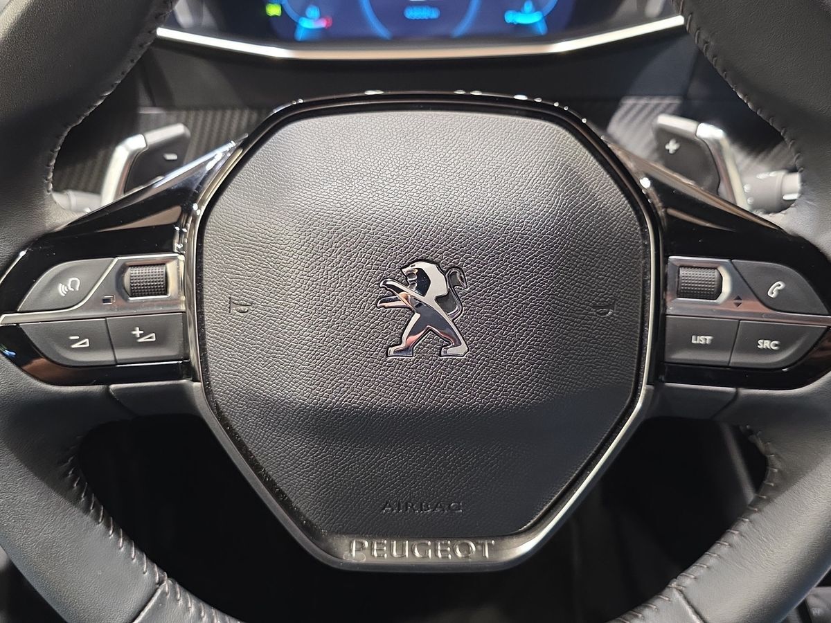 Billede af Peugeot 2008 1,2 PureTech Vision Sport EAT8 130HK 5d 8g Aut.