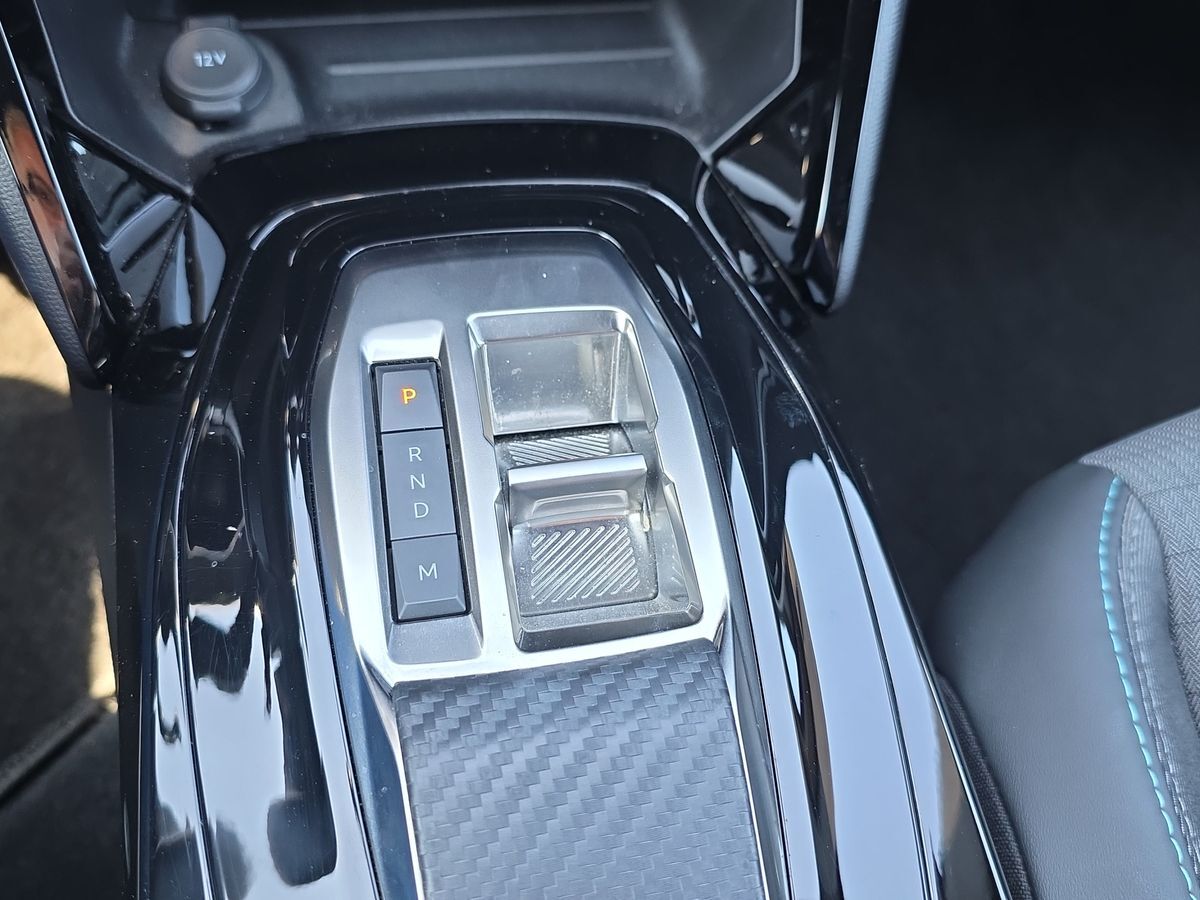 Billede af Peugeot 2008 1,2 PureTech Vision Sport EAT8 130HK 5d 8g Aut.