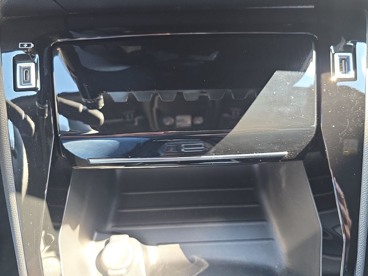 Billede af Peugeot 2008 1,2 PureTech Vision Sport EAT8 130HK 5d 8g Aut.