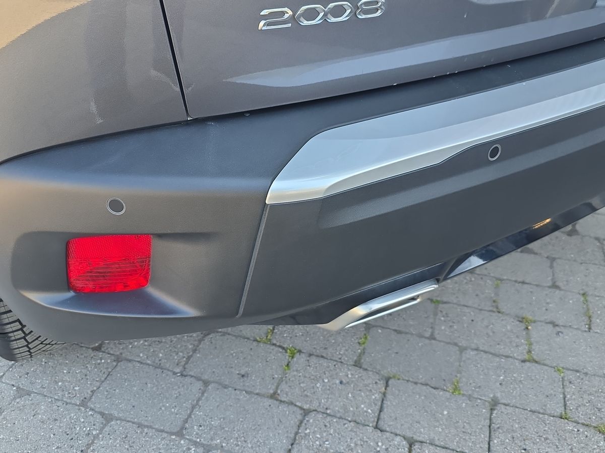 Billede af Peugeot 2008 1,2 PureTech Vision Sport EAT8 130HK 5d 8g Aut.