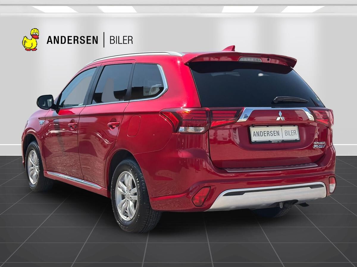Billede af Mitsubishi Outlander 2,4 PHEV  Plugin-hybrid Inform+ 4WD 224HK 5d 6g Trinl. Gear