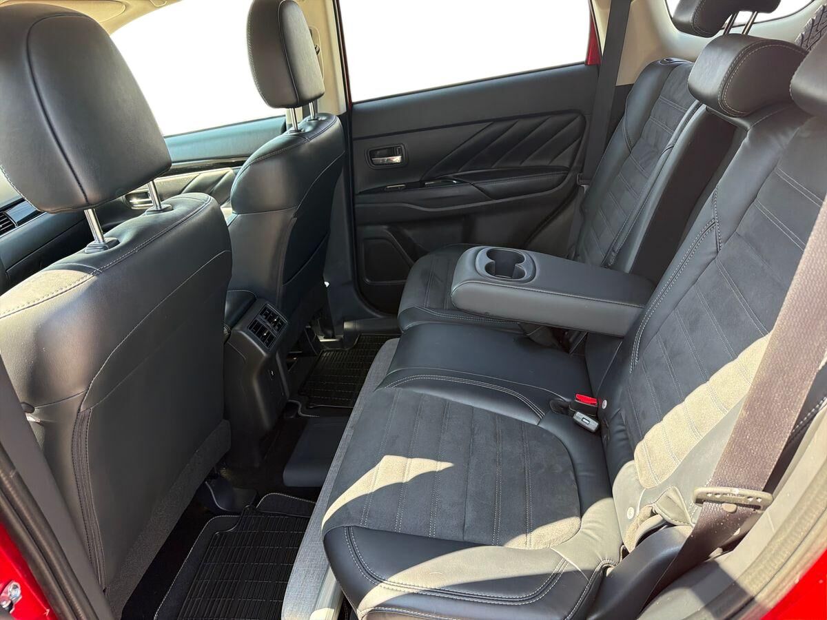 Billede af Mitsubishi Outlander 2,4 PHEV  Plugin-hybrid Inform+ 4WD 224HK 5d 6g Trinl. Gear