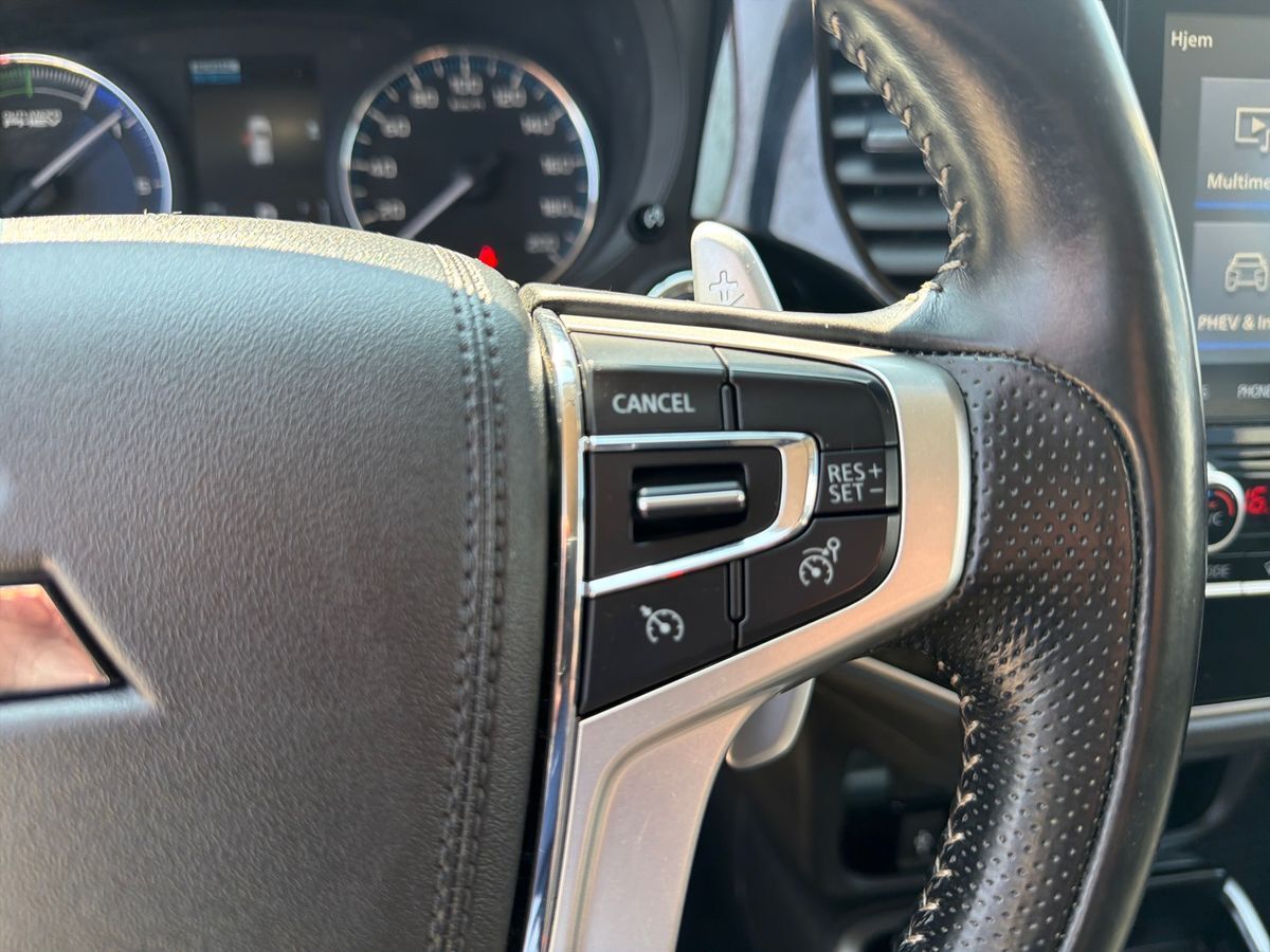 Billede af Mitsubishi Outlander 2,4 PHEV  Plugin-hybrid Inform+ 4WD 224HK 5d 6g Trinl. Gear