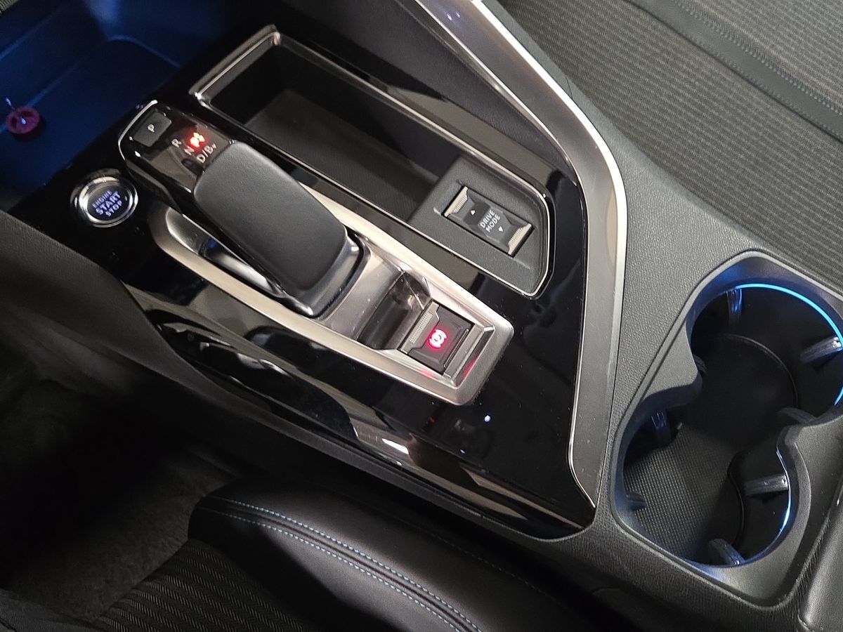 Billede af Peugeot 3008 1,6 PureTech  Plugin-hybrid First Selection EAT8 225HK 5d 8g Aut.