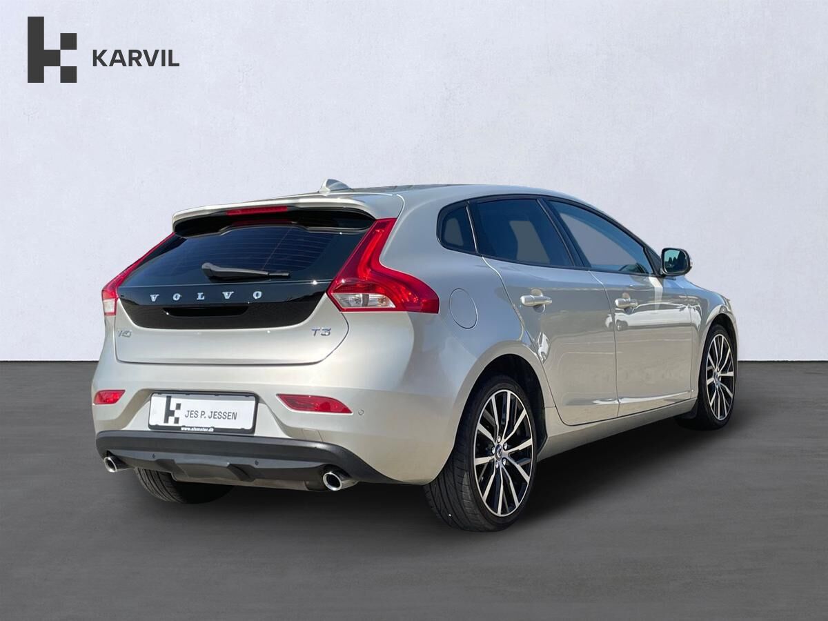Billede af Volvo V40 2,0 T3 Momentum 152HK 5d 6g
