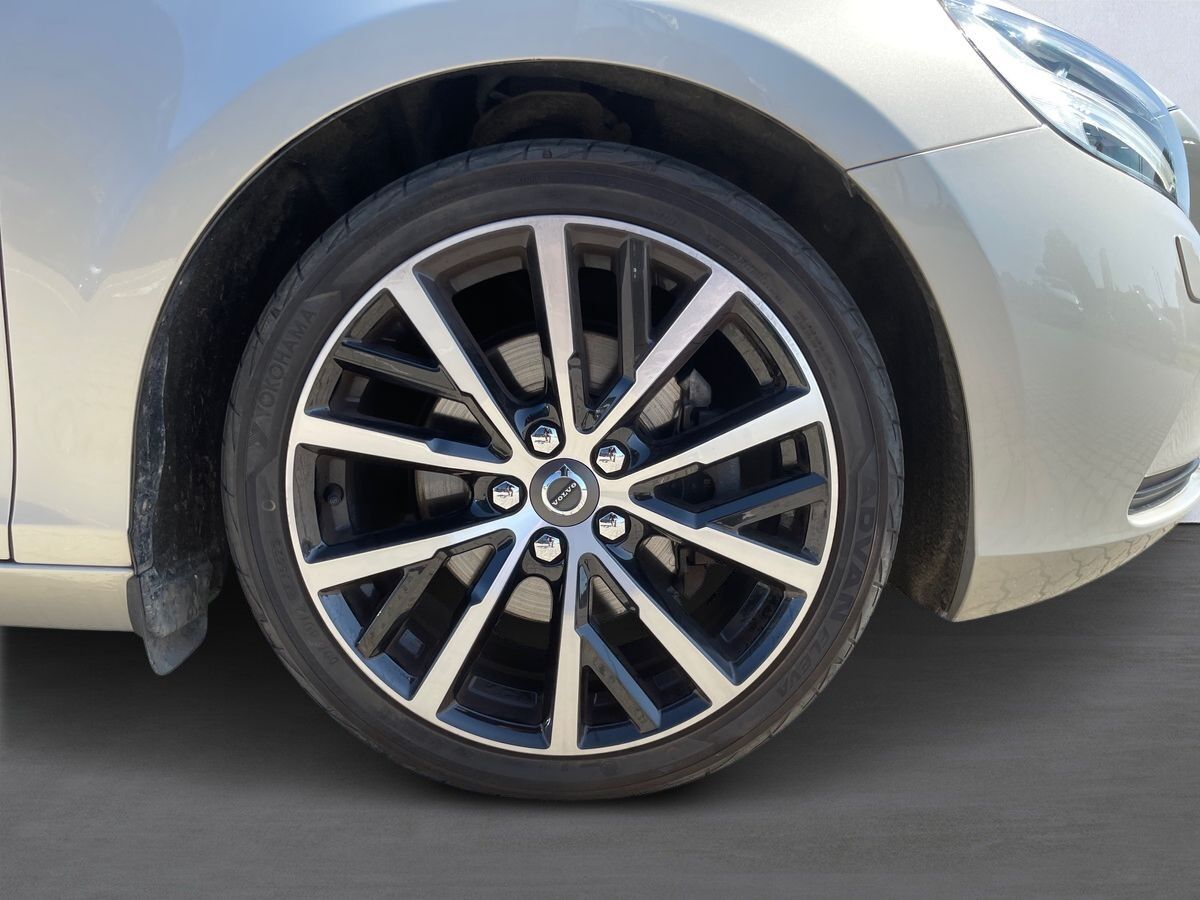Billede af Volvo V40 2,0 T3 Momentum 152HK 5d 6g
