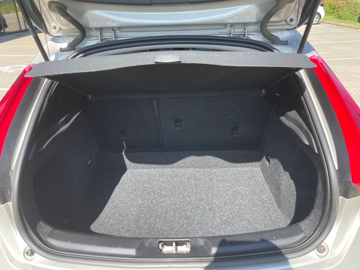 Billede af Volvo V40 2,0 T3 Momentum 152HK 5d 6g