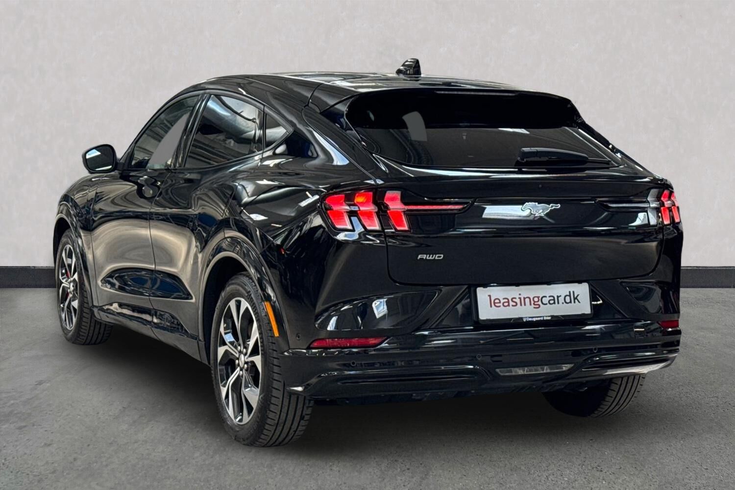 Billede af Ford Mustang Mach-E EL SR Premium AWD 269HK 5d Aut.