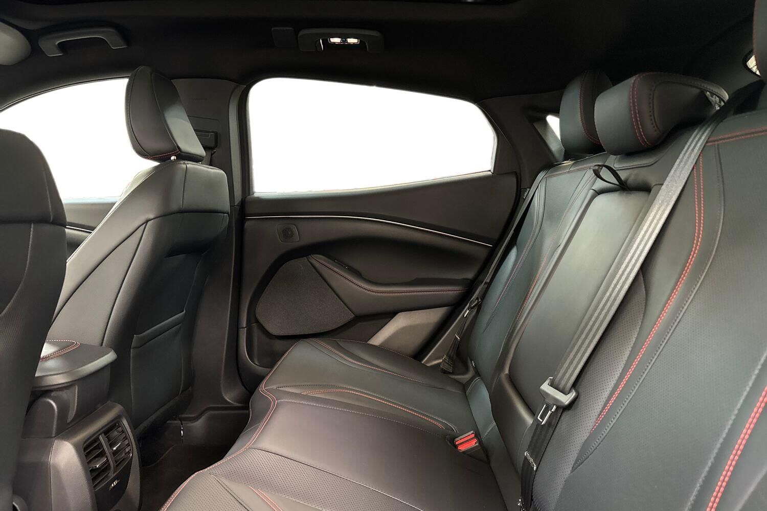 Billede af Ford Mustang Mach-E EL SR Premium AWD 269HK 5d Aut.