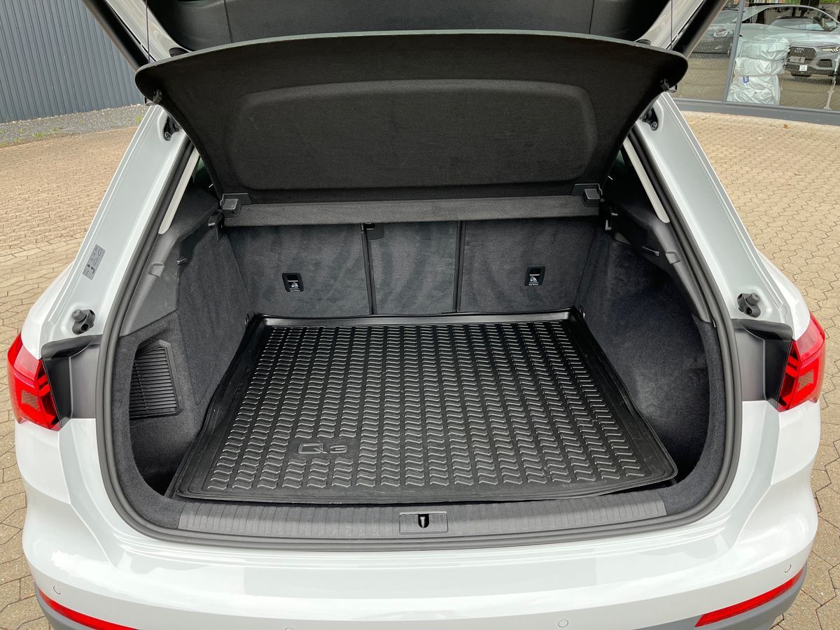 Billede af Audi Q3 1,4 45 TFSI e  Plugin-hybrid Attitude Plus S Tronic 245HK 5d 6g Aut.