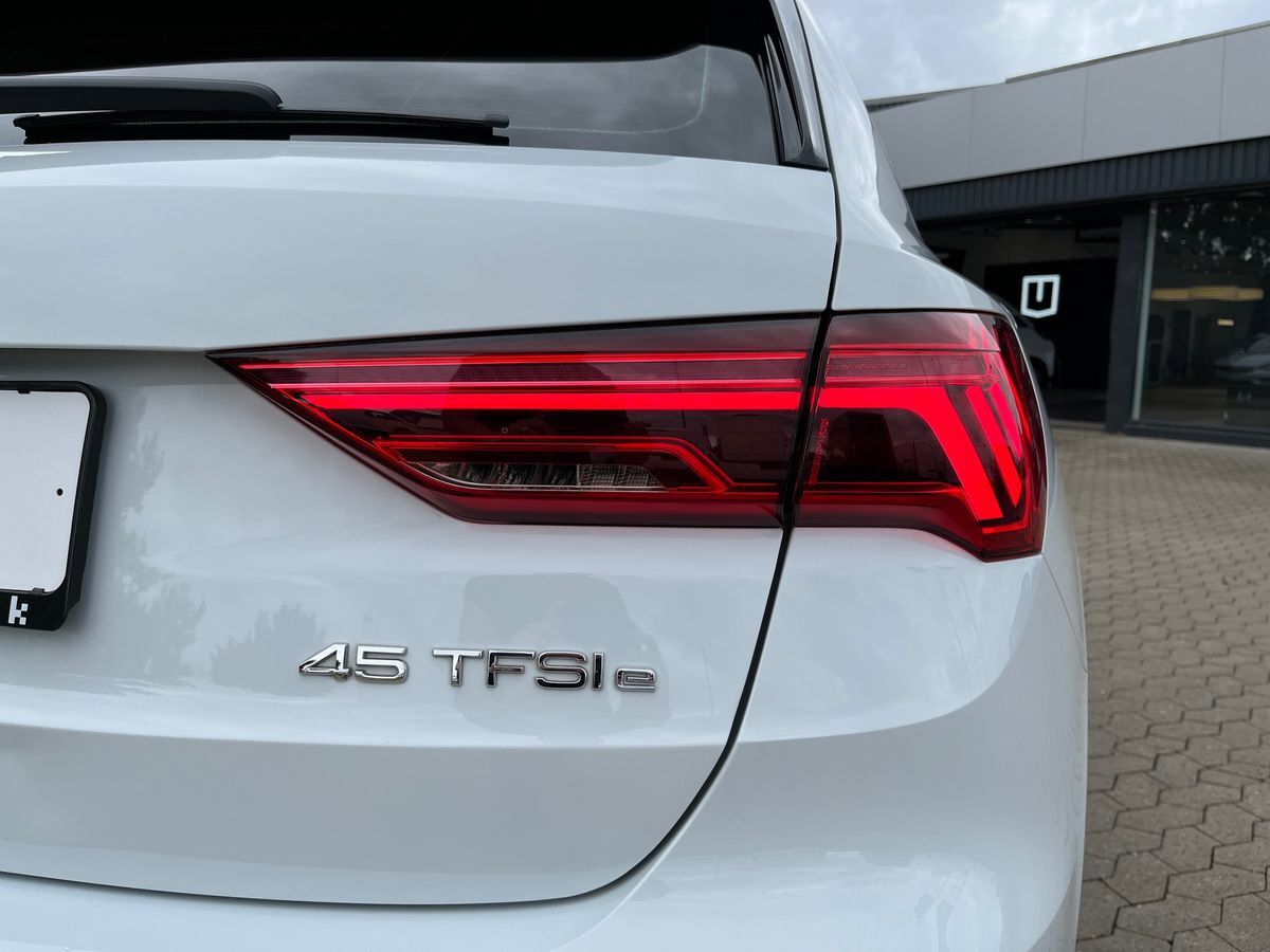 Billede af Audi Q3 1,4 45 TFSI e  Plugin-hybrid Attitude Plus S Tronic 245HK 5d 6g Aut.