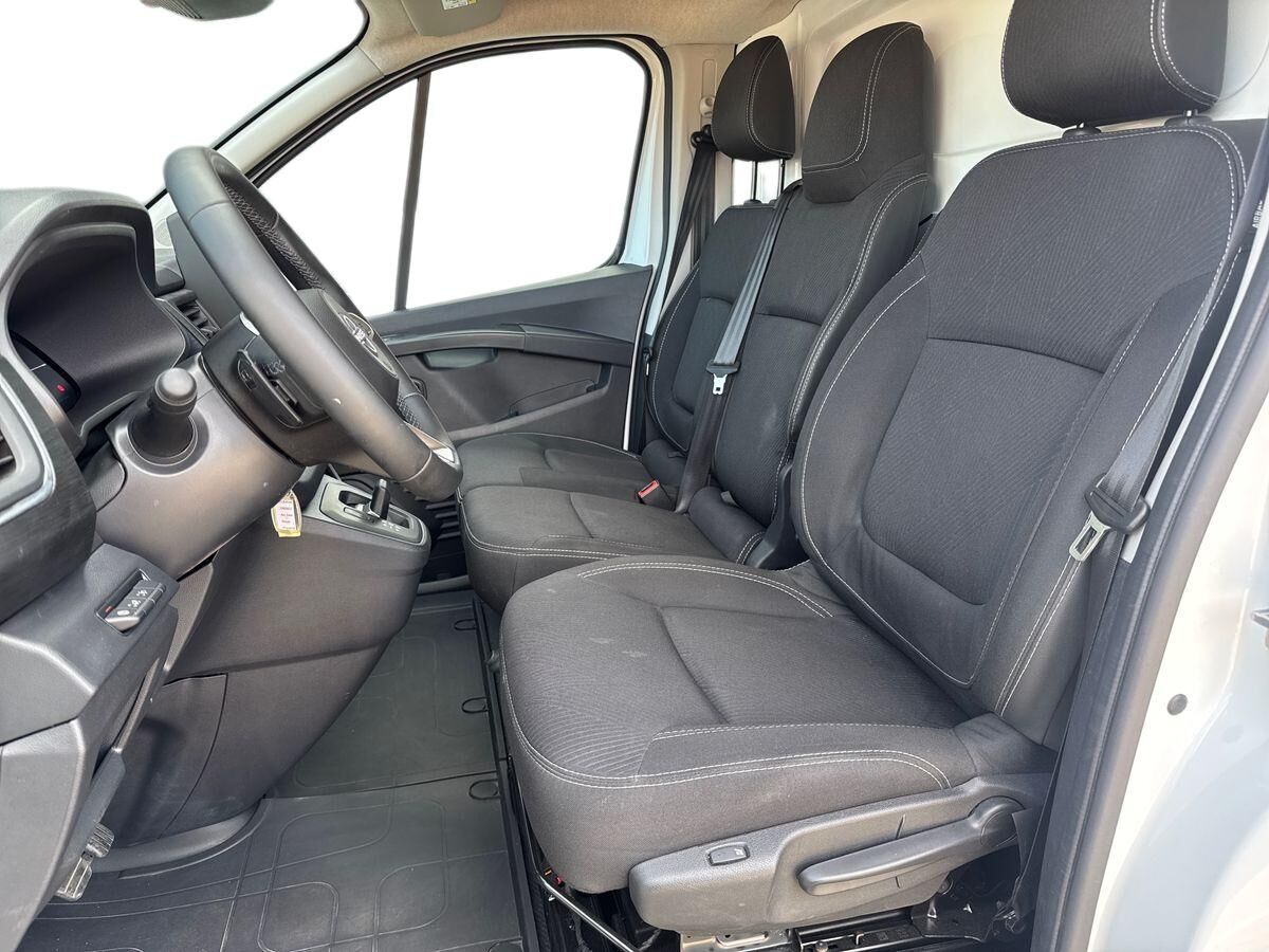 Billede af Nissan Primastar L2H1 2,0 DCi N-Connecta 150HK Van 9g Aut.
