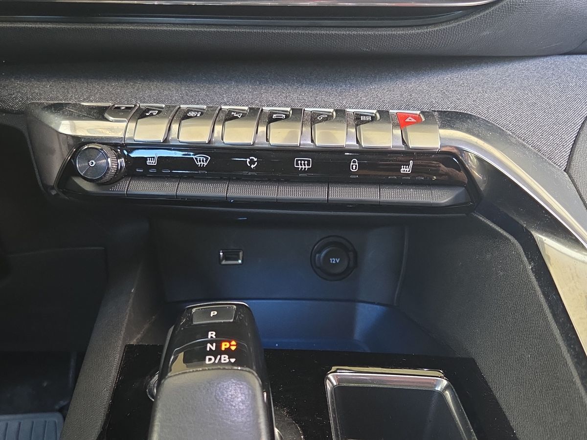 Billede af Peugeot 3008 1,6 PureTech  Plugin-hybrid Allure Pack EAT8 225HK 5d 8g Aut.