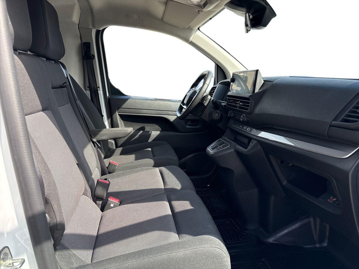 Billede af Toyota Proace Long 2,0 D Comfort Master To skydedør 144HK Van 8g Aut.