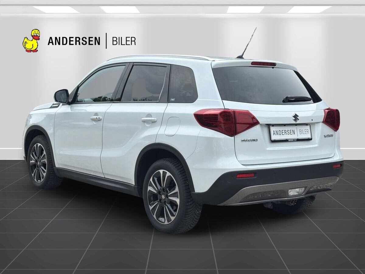 Billede af Suzuki Vitara 1,0 Boosterjet Adventure Holiday 112HK 5d 6g Aut.
