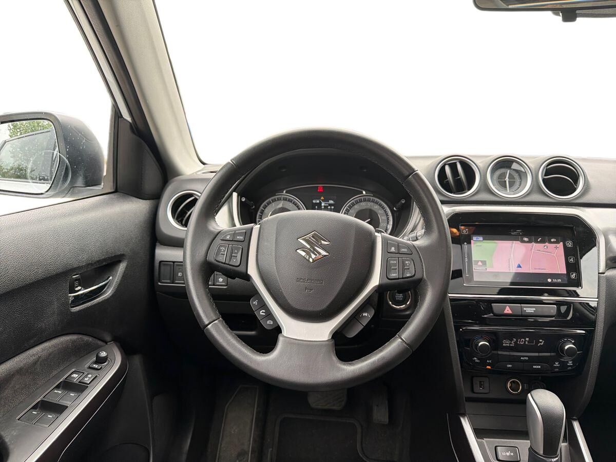 Billede af Suzuki Vitara 1,0 Boosterjet Adventure Holiday 112HK 5d 6g Aut.