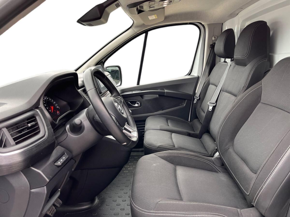 Billede af Nissan Primastar L2H1 2,0 DCi Tekna 150HK Van 6g Aut.