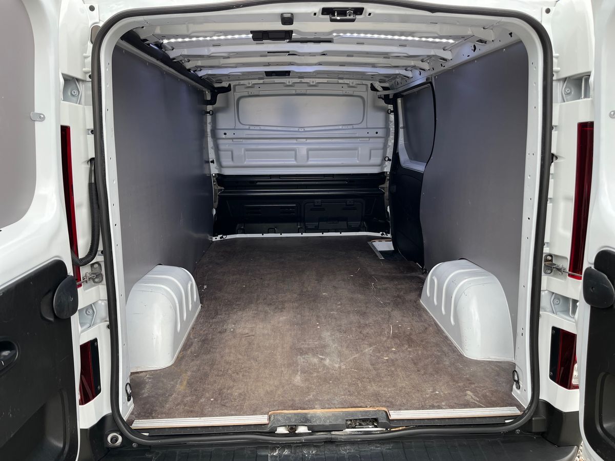Billede af Nissan Primastar L2H1 2,0 DCi Tekna 150HK Van 6g Aut.