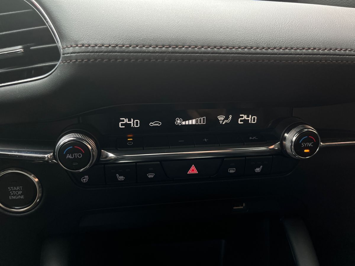 Billede af Mazda 3 2,0 Skyactiv-G  Mild hybrid Cosmo 150HK 5d 6g Aut.