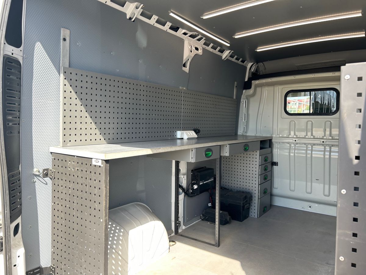Billede af Citroën Jumper 33 L2H2 2,2 Blue HDi Flexline 140HK Van