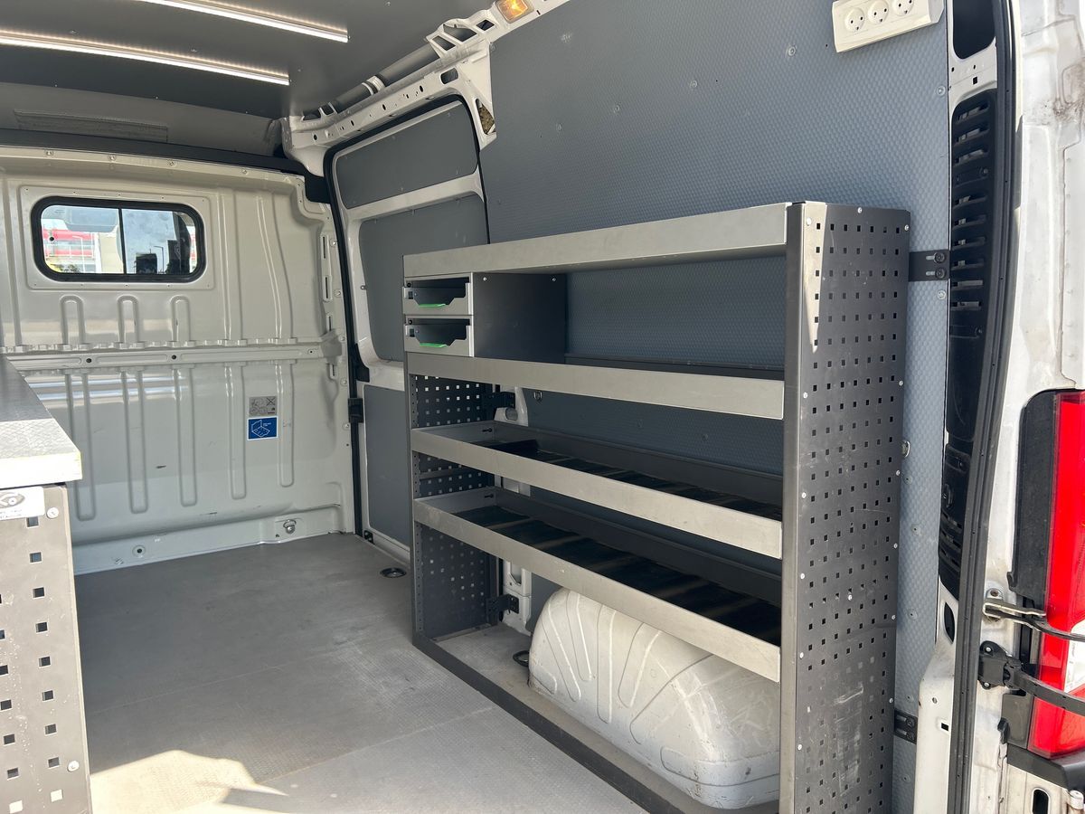 Billede af Citroën Jumper 33 L2H2 2,2 Blue HDi Flexline 140HK Van