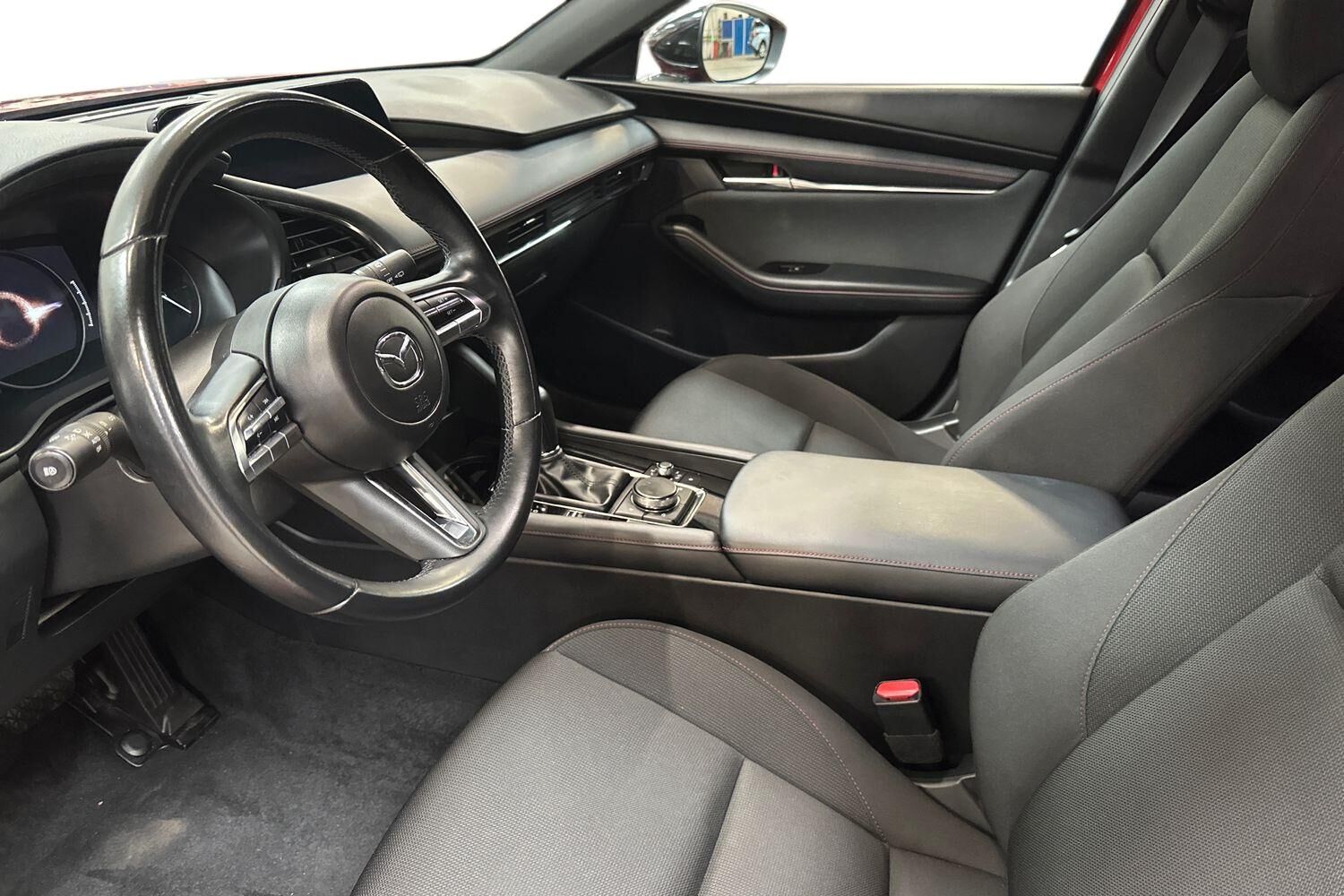 Billede af Mazda 3 2,0 Skyactiv-G  Mild hybrid Homura 150HK 5d 6g Aut.