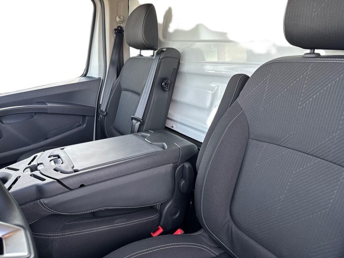 Billede af Nissan Primastar L2H1 2,0 DCi N-Connecta 150HK Van 6g Aut.