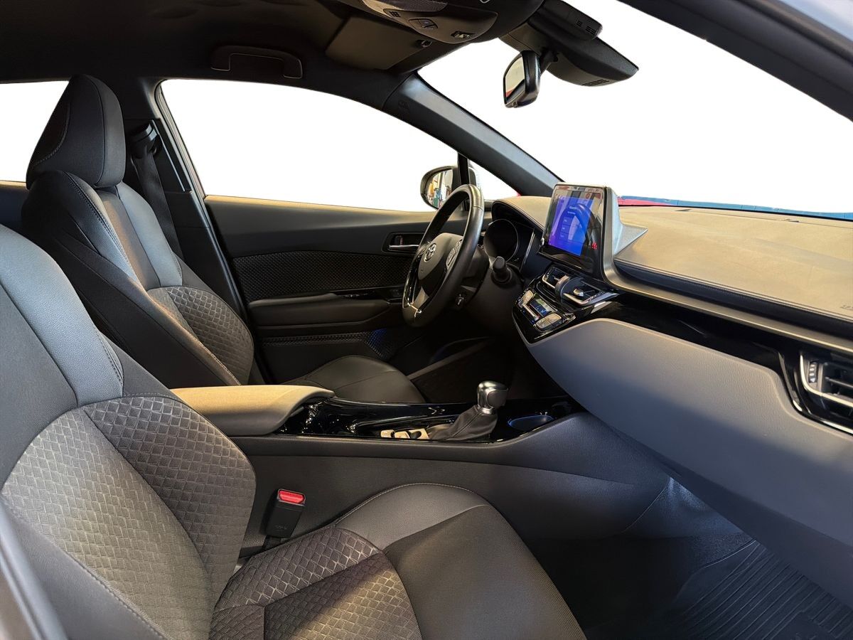 Billede af Toyota C-HR 2,0 Hybrid C-LUB Smart Multidrive S 184HK 5d Aut.