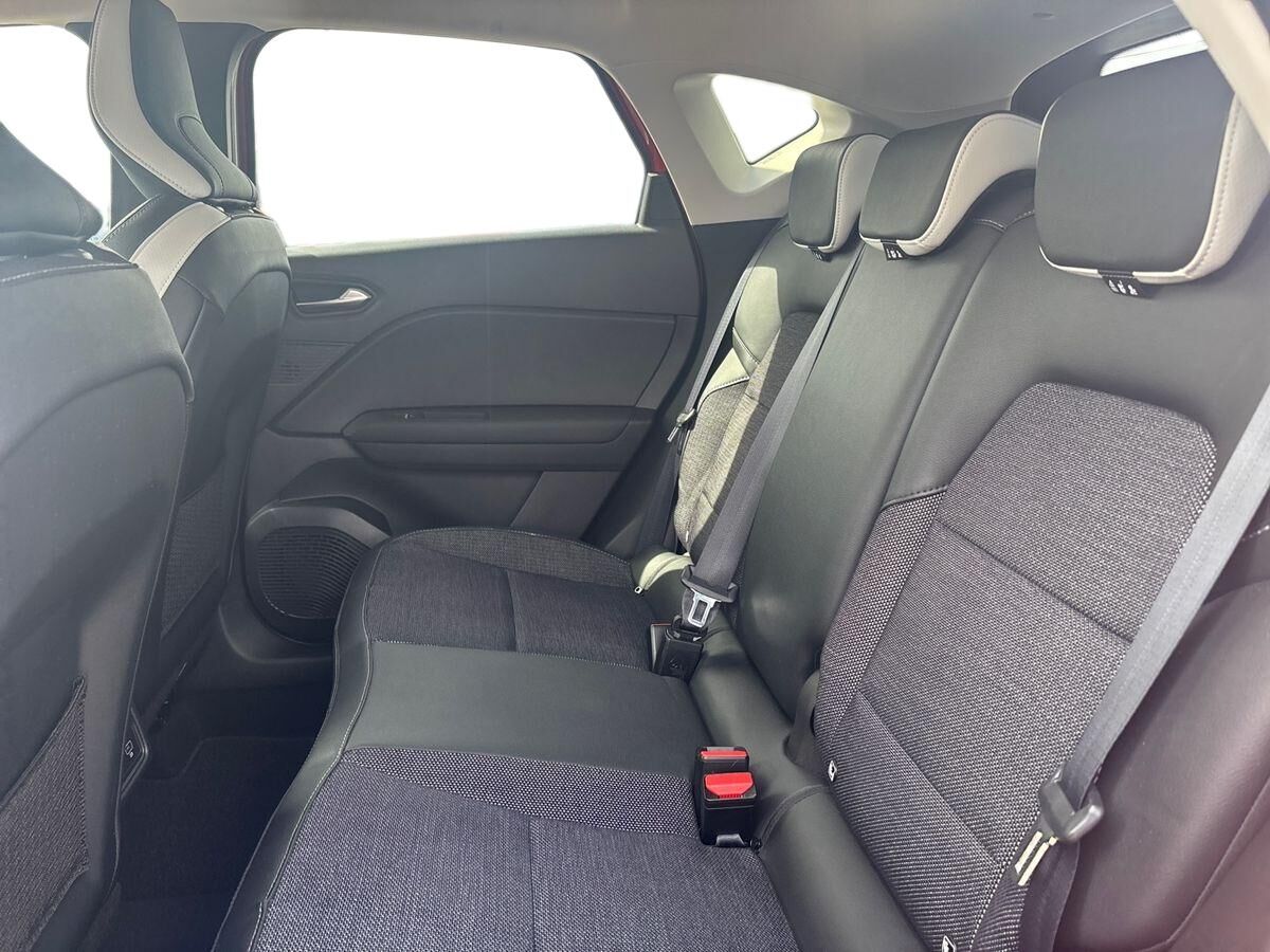 Billede af Renault Captur 1,3 TCE  Mild hybrid Intens EDC 140HK 5d 7g Aut.