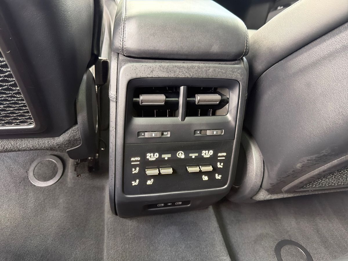 Billede af Porsche Macan Turbo EL 4WD 639HK 5d Aut.